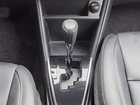 2022 Toyota Yaris L X XP150 Рестайлинг, белый, 1050202 рублей - вид 16