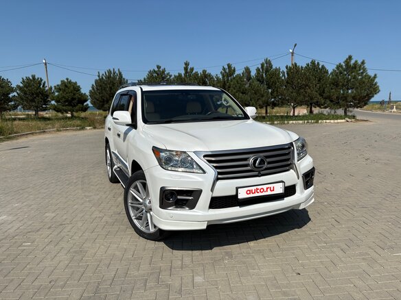 2012 Lexus LX 570 III Рестайлинг, белый - вид 3