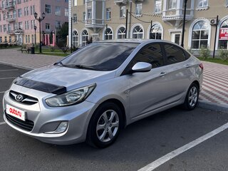 2011 Hyundai Solaris I, серебристый, 675000 рублей, вид 1
