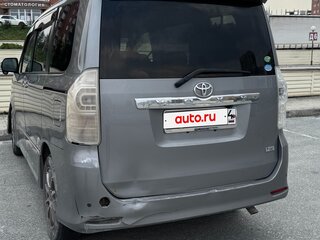 2012 Toyota Voxy II (R70) Рестайлинг, серый, 1600000 рублей, вид 3