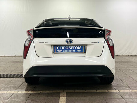 2016 Toyota Prius IV (XW50), белый, 1750000 рублей, вид 4