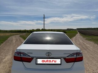 2016 Toyota Camry VII (XV50) Рестайлинг, белый, 1850000 рублей, вид 3
