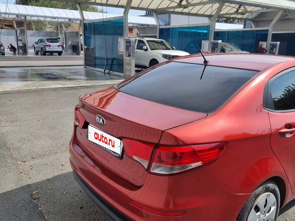 2016 Kia Rio III Рестайлинг, красный, 1150000 рублей - вид 4