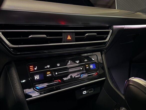 2023 Volkswagen Lavida III Рестайлинг, серебристый, 1490000 рублей - вид 10