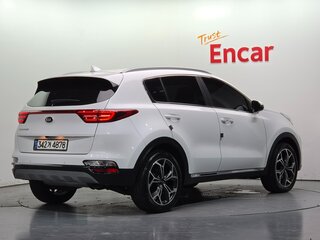 2021 Kia Sportage IV Рестайлинг, белый, 1859000 рублей, вид 3