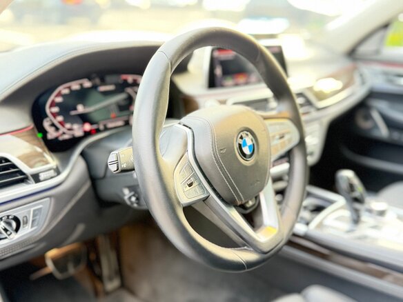 2020 BMW 7 серии 750d xDrive VI (G11/G12) Рестайлинг, чёрный, 7500000 рублей - вид 12