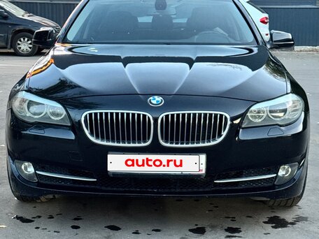 2011 BMW 5 серии 523i VI (F10/F11/F07), чёрный, вид 2