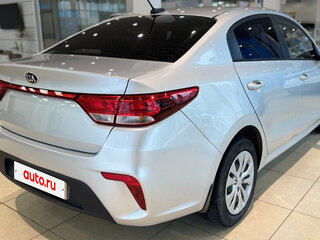 2019 Kia Rio IV, серебристый, 1125000 рублей, вид 3