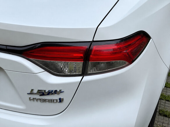 2022 Toyota Corolla Sporty XII (E210) Рестайлинг, белый - вид 9