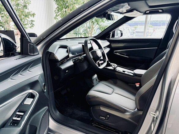 2026 Geely Cityray, серебристый, 3384990 рублей - вид 9
