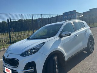 2018 Kia Sportage IV Рестайлинг, белый, 2550000 рублей, вид 1