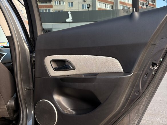 2012 Chevrolet Cruze I, серый, 560000 рублей - вид 8