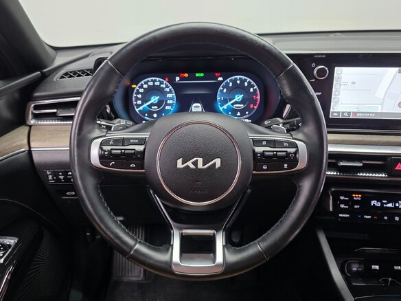 2022 Kia K5 III, серый - вид 8