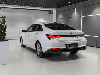 2021 Hyundai Avante VII, белый, 2250000 рублей, вид 4
