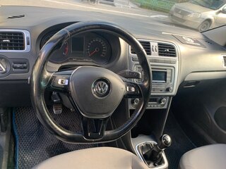 2016 Volkswagen Polo V Рестайлинг, бежевый, 1050000 рублей, вид 5