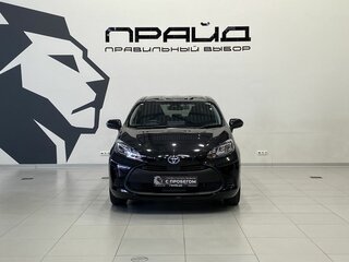 2021 Toyota Aqua II, чёрный, 1899900 рублей, вид 2