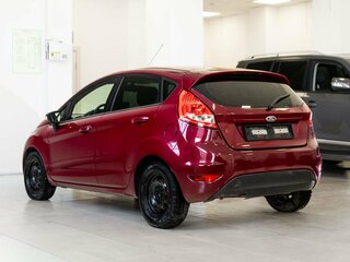2012 Ford Fiesta Mk6, красный, 500000 рублей, вид 4