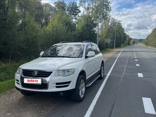 2008 Volkswagen Touareg I Рестайлинг, белый, 920000 рублей, вид 1