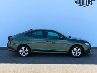 2020 Skoda Octavia IV (A8), зелёный, 1350000 рублей, вид 4