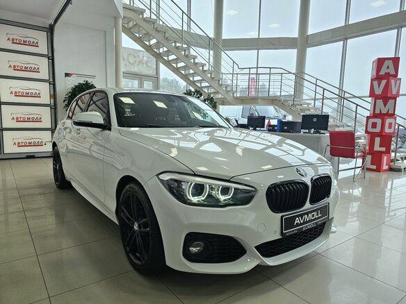 2019 BMW 1 серии 118i II (F20/F21) Рестайлинг 2, белый, 2649000 рублей - вид 3