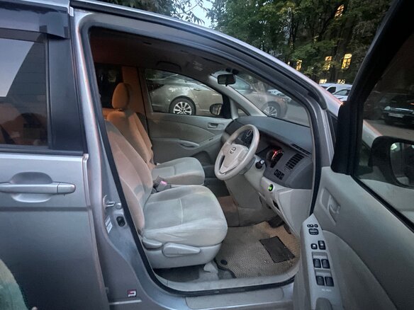 2014 Toyota ISis I Рестайлинг, серый, 1124000 рублей - вид 13