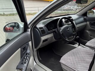 2005 Kia Cerato I, серебристый, 530000 рублей, вид 5