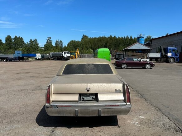 1996 Cadillac Fleetwood II, золотистый, 1000000 рублей - вид 1