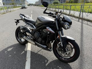 2018 Triumph Street Triple, серый, 750000 рублей, вид 1