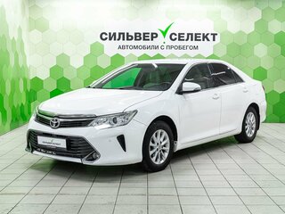 2015 Toyota Camry VII (XV50) Рестайлинг, белый, 1670000 рублей, вид 1