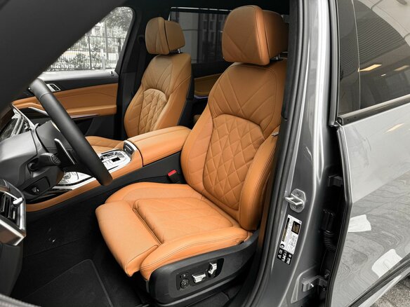 2025 BMW X7 40i I (G07) Рестайлинг, серый, 13999000 рублей - вид 16