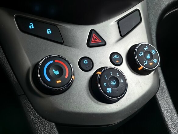 2014 Chevrolet Aveo II, чёрный, 726000 рублей - вид 17