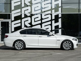 2013 BMW 5 серии 520i VI (F10/F11/F07), белый, 1850000 рублей, вид 5