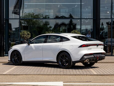 2024 Changan UNI-V I, белый, 2155000 рублей, вид 4