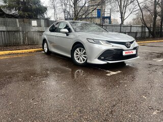 2021 Toyota Camry VIII (XV70), серый, 2350000 рублей, вид 3