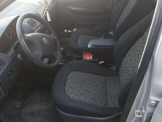 2005 Skoda Fabia I Рестайлинг, серебристый, 330000 рублей, вид 4