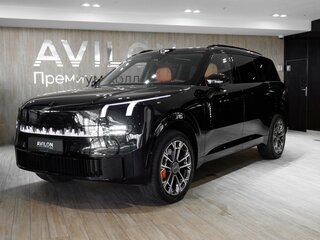 Lynk & Co 900