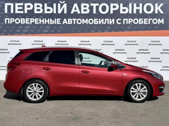 2018 Kia Ceed II Рестайлинг, красный, 1125000 рублей - вид 4