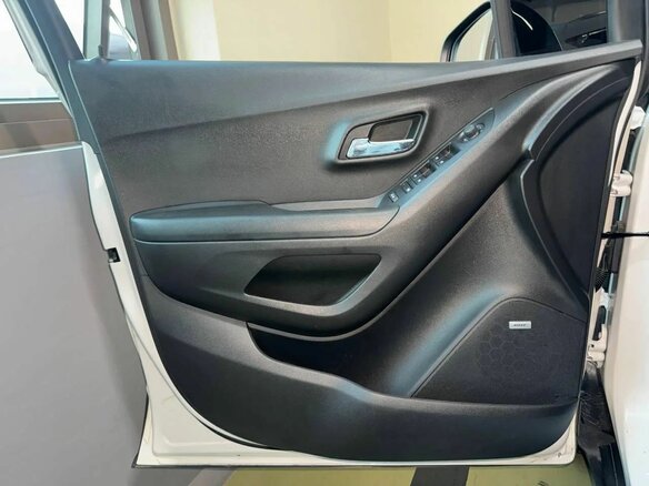 2020 Chevrolet Trax I Рестайлинг, белый, 1700000 рублей - вид 19