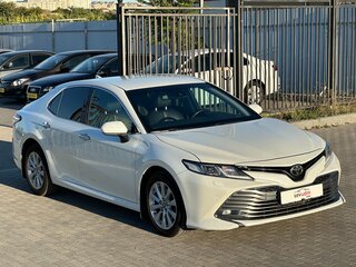 2019 Toyota Camry VIII (XV70), белый, 2797000 рублей, вид 4