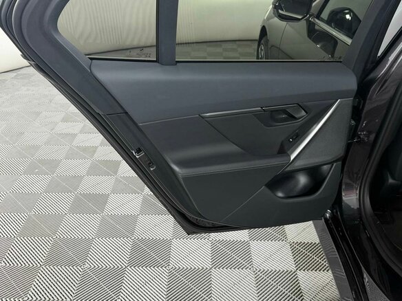 2023 BMW 5 серии 520i VIII (G60/G61/G68), серый, 5849000 рублей - вид 9