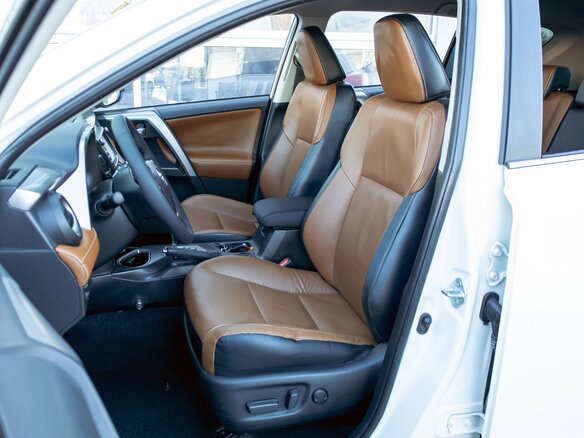 2017 Toyota RAV4 IV (XA40) Рестайлинг, белый, 1995000 рублей - вид 12