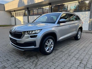 2023 Skoda Kodiaq I Рестайлинг, серебристый, 3490000 рублей, вид 1