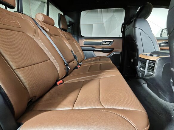 2019 Ram 1500 Crew Cab V, белый, 7200000 рублей - вид 15