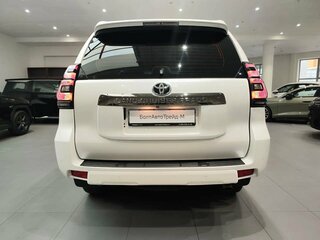2021 Toyota Land Cruiser Prado 150 Series Рестайлинг 3, белый, 6650000 рублей, вид 5