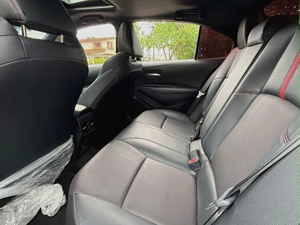 2022 Toyota Corolla Sporty XII (E210) Рестайлинг, белый, 1600000 рублей - вид 12