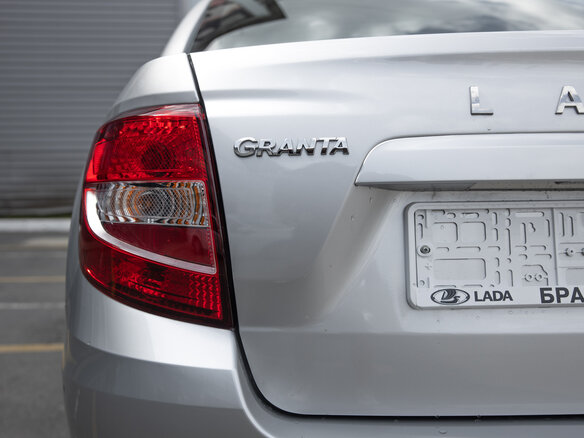 2026 Lada (ВАЗ) Granta I Рестайлинг, серебристый, 1026000 рублей - вид 9