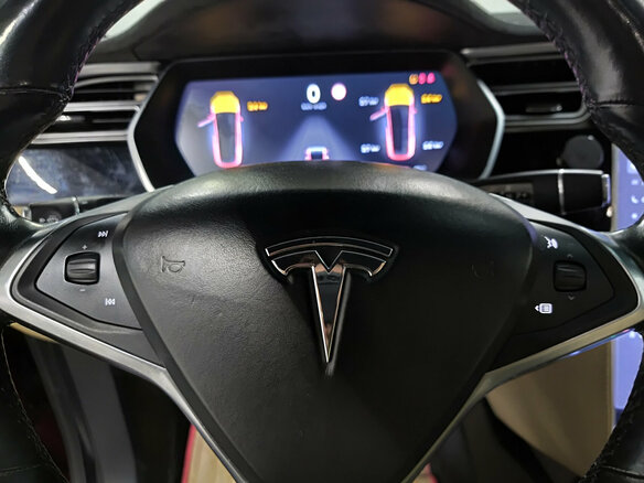 2016 Tesla Model X P90D I, красный, 3850000 рублей - вид 18