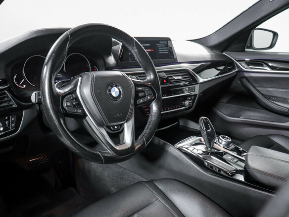 2018 BMW 5 серии 520i VII (G30/G31/G38), серый, 2899000 рублей - вид 13