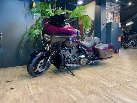 2025 Harley-Davidson CVO Street Glide, фиолетовый, 5850000 рублей, вид 1