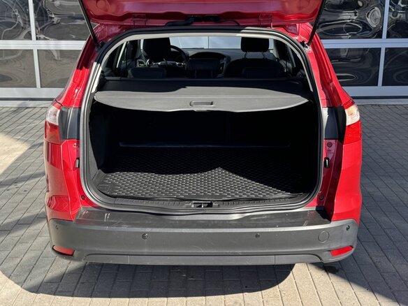 2014 Ford Focus III, красный - вид 9